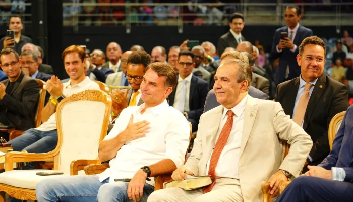 Flávio passa domingo reunido com prefeitos e vereadores de São Paulo